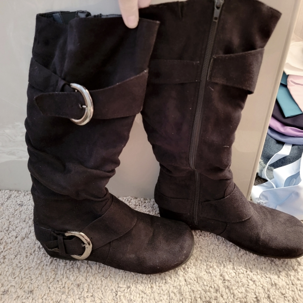 Black boots